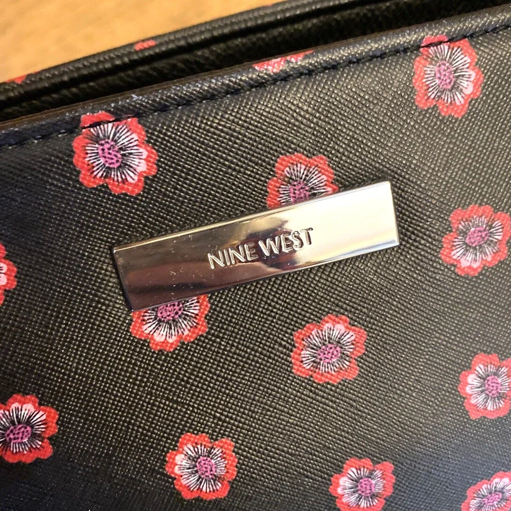 Nine West Large Tote Bag Purse Black w/ Red Pink Floral Geo Faux Leather Zip Top